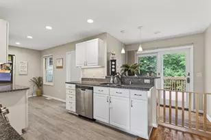 2390 Chateau Ln, Mound, MN 55364 - Photo 10
