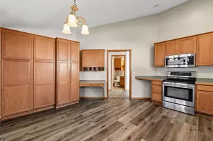 1414 Courtland W, Waconia, MN 55387 - Photo 18