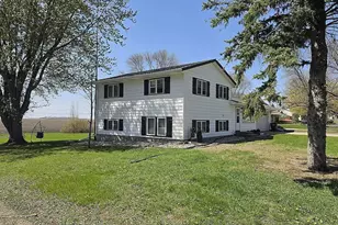 1107 4th St NW, Clara City, MN 56222 - Photo 4