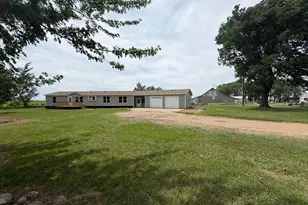 27229 State Hwy 264, Worthington, MN 56187 - Photo 2