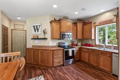 837 Boldt Street, Chaska, MN 55318 - Photo 10