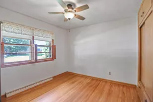 216 8th Ave SE, Waseca, MN 56093 - Photo 6