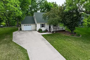406 Fingal Ct, Alexandria, MN 56308 - Photo 1