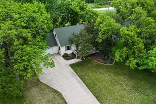 406 Fingal Ct, Alexandria, MN 56308 - Photo 6