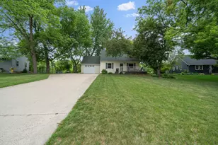 406 Fingal Ct, Alexandria, MN 56308 - Photo 4