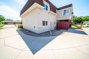 1815 Lakewood Ave, Albert Lea, MN 56007 - Photo 34