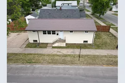 2401 7th Avenue E, Hibbing, MN 55746 - Photo 6