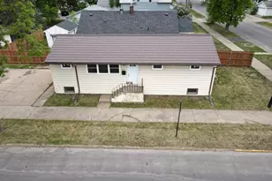 2401 7th Ave E, Hibbing, MN 55746 - Photo 6