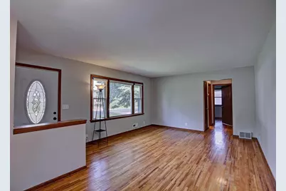 6830 Toledo Avenue N, Brooklyn Center, MN 55429 - Photo 6