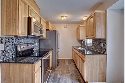 6830 Toledo Avenue N, Brooklyn Center, MN 55429 - Photo 8