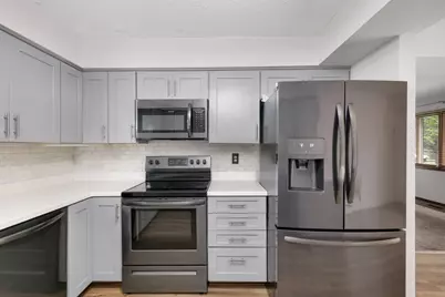 7111 Robinwood Bay, Woodbury, MN 55125 - Photo 14