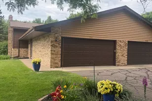 7111 Robinwood Bay, Woodbury, MN 55125 - Photo 2