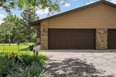 7111 Robinwood Bay, Woodbury, MN 55125 - Photo 2