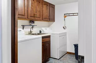 7250 Lewis Ridge Pkwy, Edina, MN 55439 - Photo 16