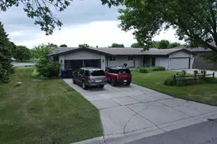 1710 N Park St, Fergus Falls, MN 56537 - Photo 2