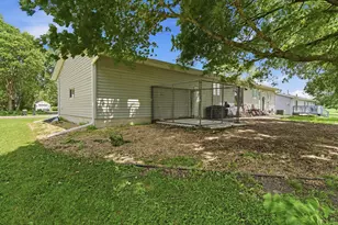 122 Martin St E, Lewisville, MN 56060 - Photo 4