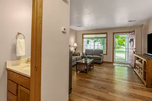 372 Gironde Ct, Woodbury, MN 55125 - Photo 8