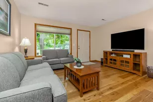 372 Gironde Ct, Woodbury, MN 55125 - Photo 6