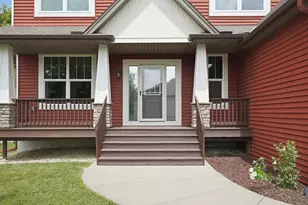 7117 Oakridge Trail, Shakopee, MN 55379 - Photo 4