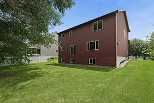 7117 Oakridge Trail, Shakopee, MN 55379 - Photo 6