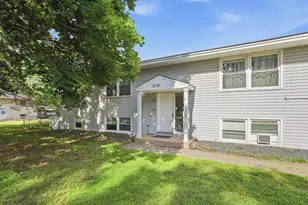 5116 Edgewood Ave N, Crystal, MN 55428 - Photo 2