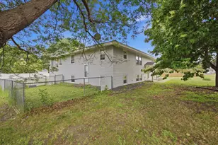 5116 Edgewood Ave N, Crystal, MN 55428 - Photo 4