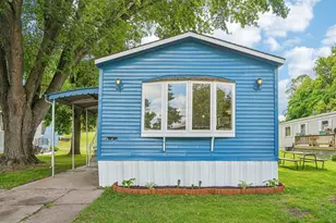 13100 318th St, Lindstrom, MN 55045 - Photo 2