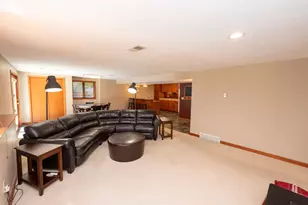 375 Bohlken Dr, Hastings, MN 55033 - Photo 4