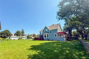 989 Conway St, Saint Paul, MN 55106 - Photo 2