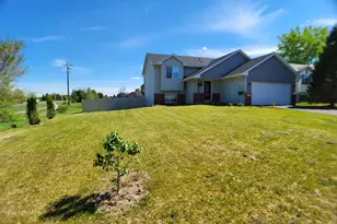 5598 Aberdeen Way, Big Lake, MN 55309 - Photo 2