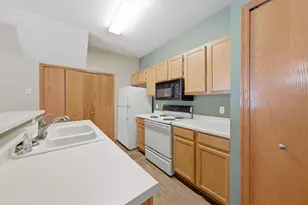 14172 Plymouth Ave, Burnsville, MN 55337 - Photo 10