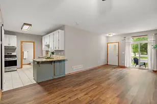 2008 Parkway Ave, Shakopee, MN 55379 - Photo 4