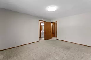 1264 Deercliff Ln, Eagan, MN 55123 - Photo 16