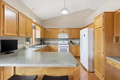 12140 Jonquil Street NW, Coon Rapids, MN 55433 - Photo 10