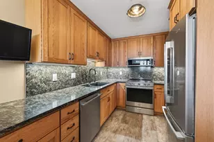 168 6th St E, Saint Paul, MN 55101 - Photo 1