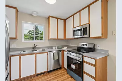 9062 Terra Verde Trail, Eden Prairie, MN 55347 - Photo 4