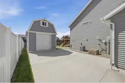 4419 17th Street S, Moorhead, MN 56560 - Photo 2