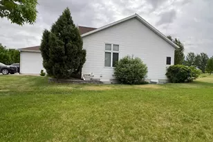 3104 31st St S, Fargo,  58103 - Photo 2