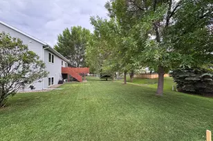 1907 33rd St S, Moorhead, MN 56560 - Photo 4