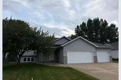 1907 33rd Street S, Moorhead, MN 56560 - Photo 2