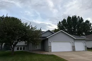1907 33rd St S, Moorhead, MN 56560 - Photo 2