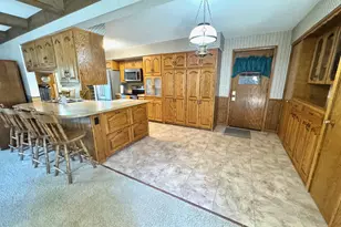 906 Birch St, Marshall, MN 56258 - Photo 8