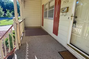 906 Birch St, Marshall, MN 56258 - Photo 2