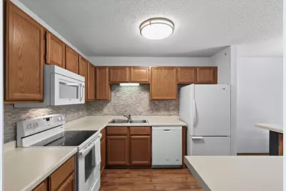 15155 Lesley Lane, Eden Prairie, MN 55346 - Photo 8