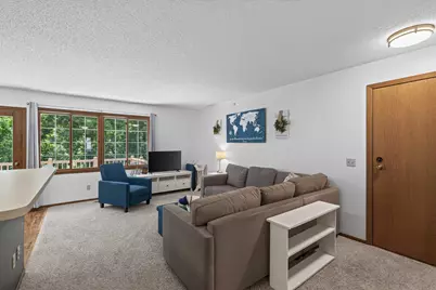 15155 Lesley Lane, Eden Prairie, MN 55346 - Photo 4