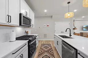 4901 Avery Ct, Eagan, MN 55123 - Photo 12