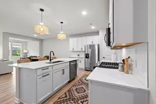 4901 Avery Ct, Eagan, MN 55123 - Photo 6