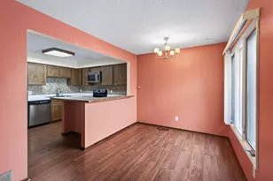 313 Elan Ct, Woodbury, MN 55125 - Photo 8