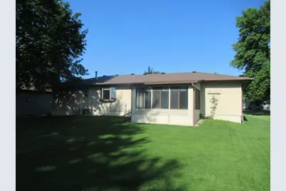 513 S Elizabeth Avenue, Hills, MN 56138 - Photo 2