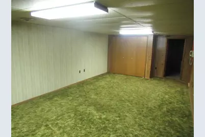 513 S Elizabeth Avenue, Hills, MN 56138 - Photo 14